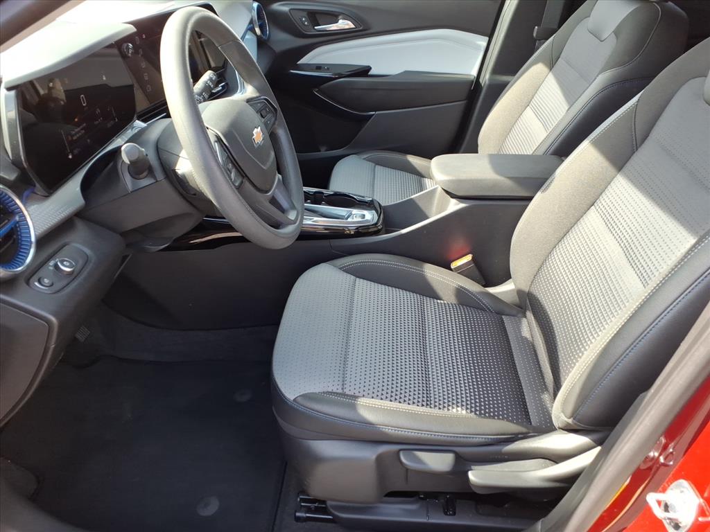 2025 Chevrolet Trax FWD LT