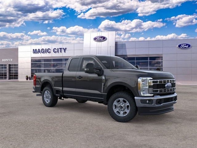 2026 Ford F-350 Super Duty XLT