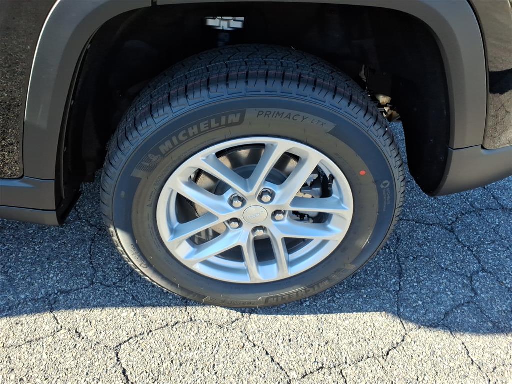 2025 Jeep Grand Cherokee Laredo X 4x4