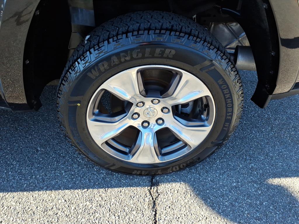 2019 Ram 1500 Laramie Crew Cab 4x2 5'7" Box