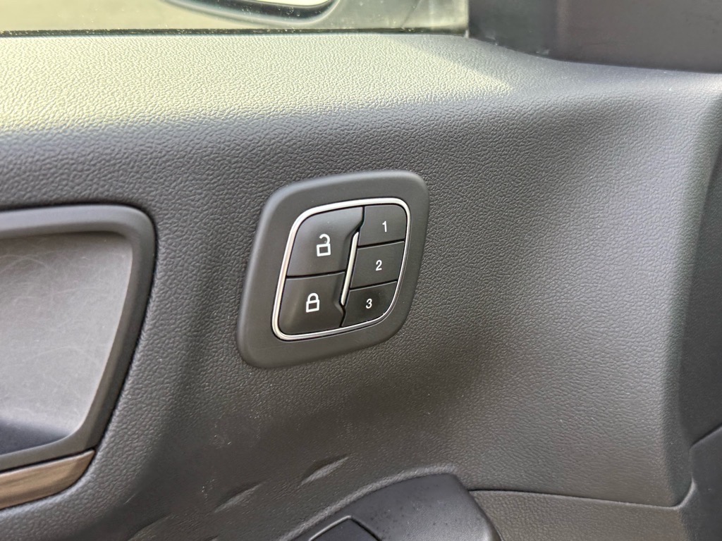 2020 Ford Escape Titanium Hybrid