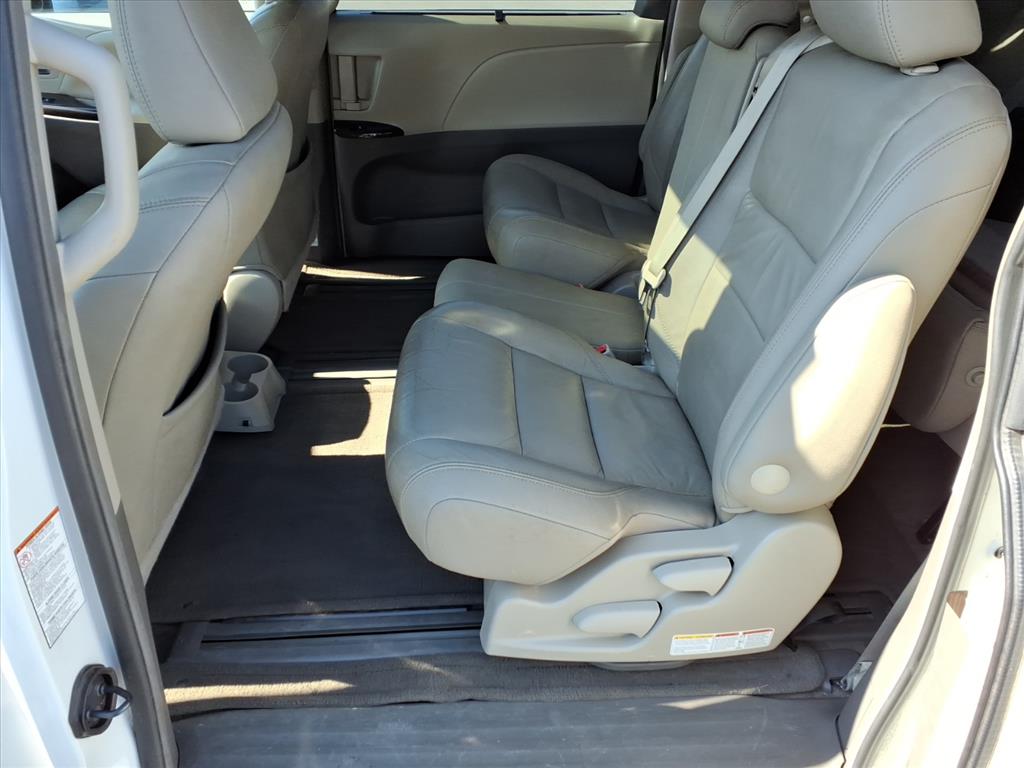 2017 Toyota Sienna XLE 7 Passenger