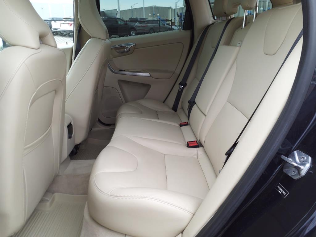 2016 Volvo XC60 T5 Platinum