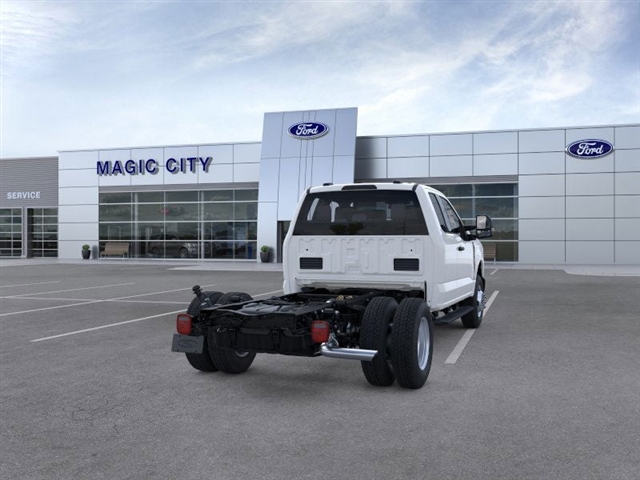 2025 Ford F-350 Super Duty XL