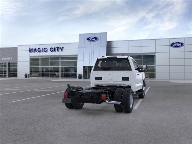 2025 Ford F-350 Super Duty XL