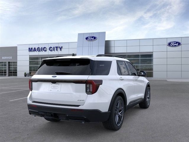 2025 Ford Explorer ST-Line