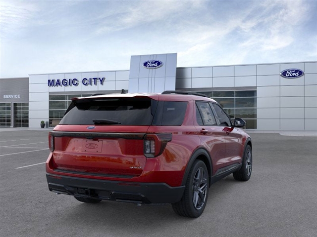 2025 Ford Explorer ST-Line