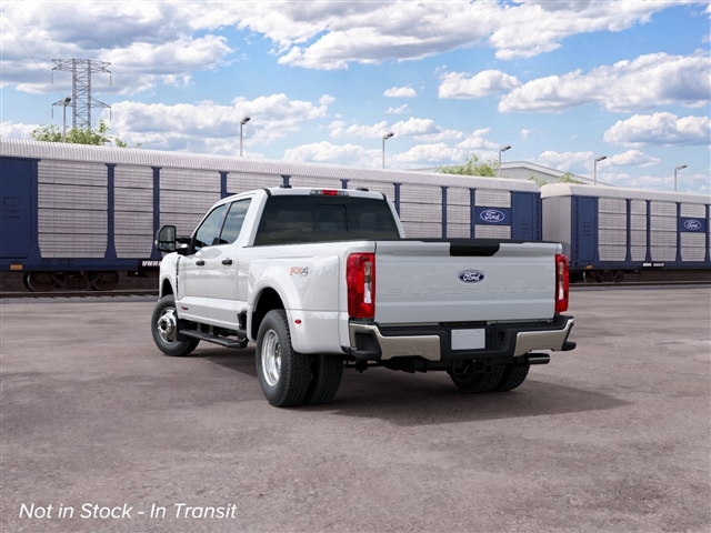2027 Ford F-350 Super Duty XLT