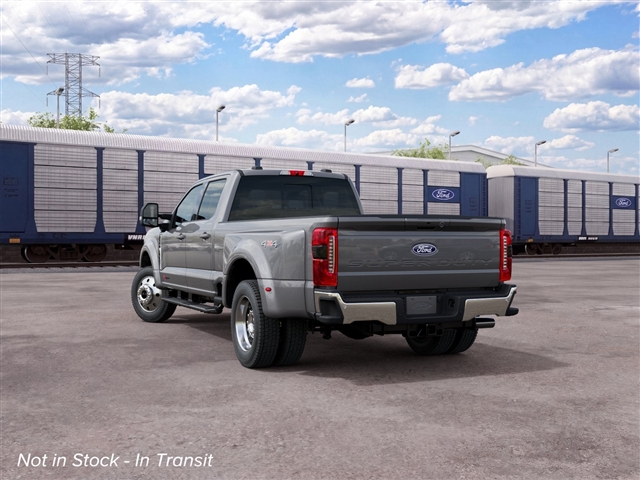 2027 Ford F-450 Super Duty XLT