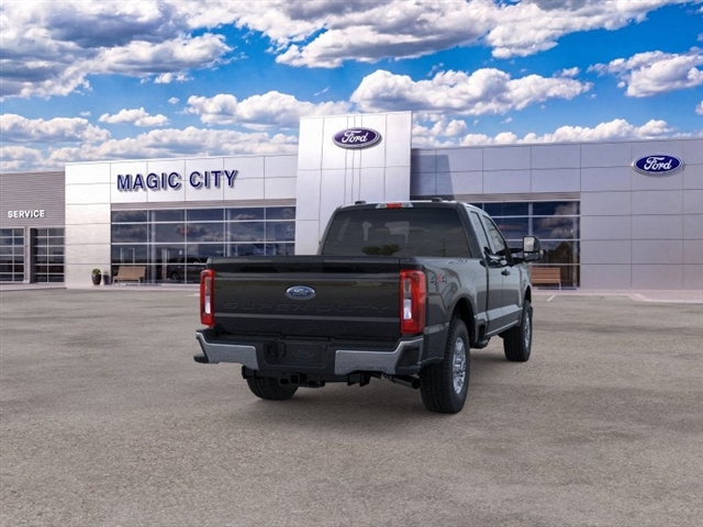 2026 Ford F-350 Super Duty XLT