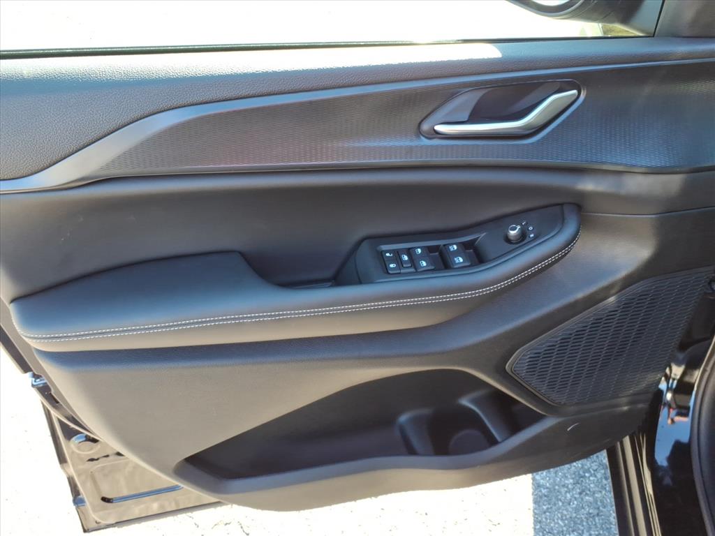 2025 Jeep Grand Cherokee Laredo X 4x4