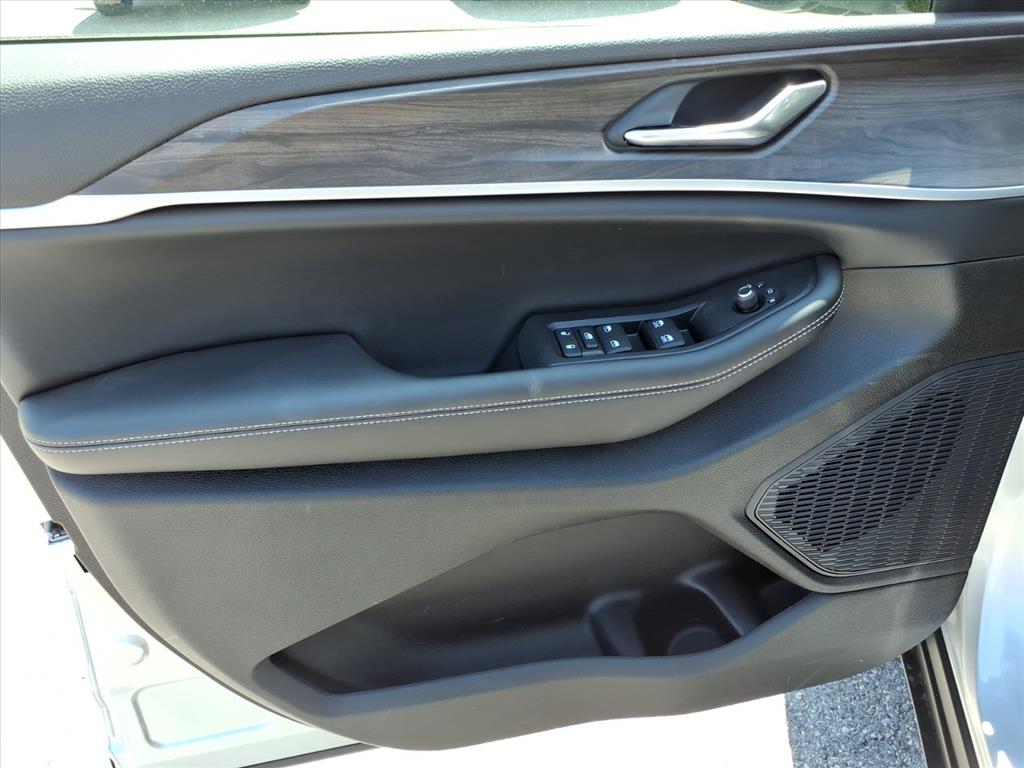 2026 Jeep Grand Cherokee L Altitude 4x4