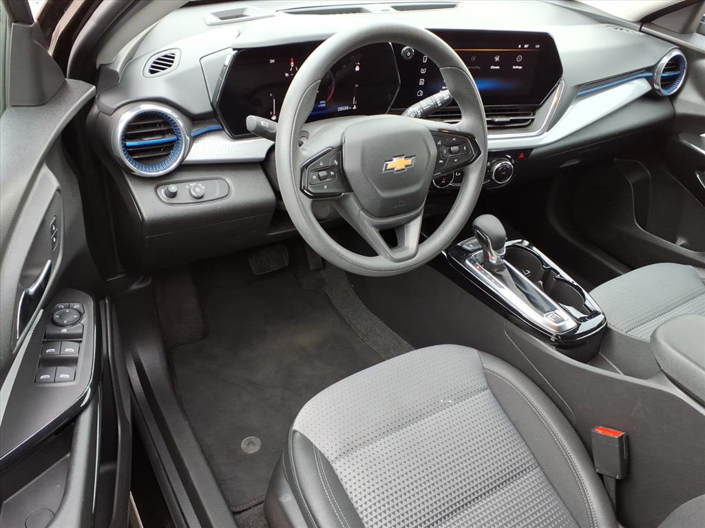 2025 Chevrolet Trax FWD LT