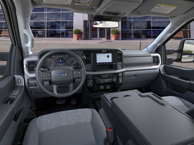 2026 Ford F-350 Super Duty XLT