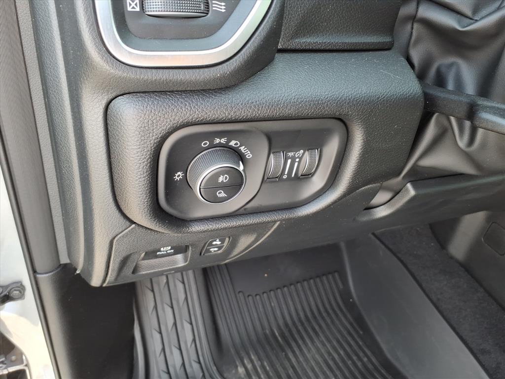 2025 Ram 1500 Big Horn Crew Cab 4x4 5'7" Box