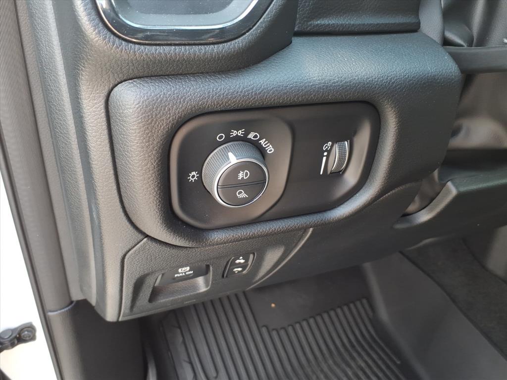 2023 Ram 1500 Big Horn Crew Cab 4x4 5'7" Box