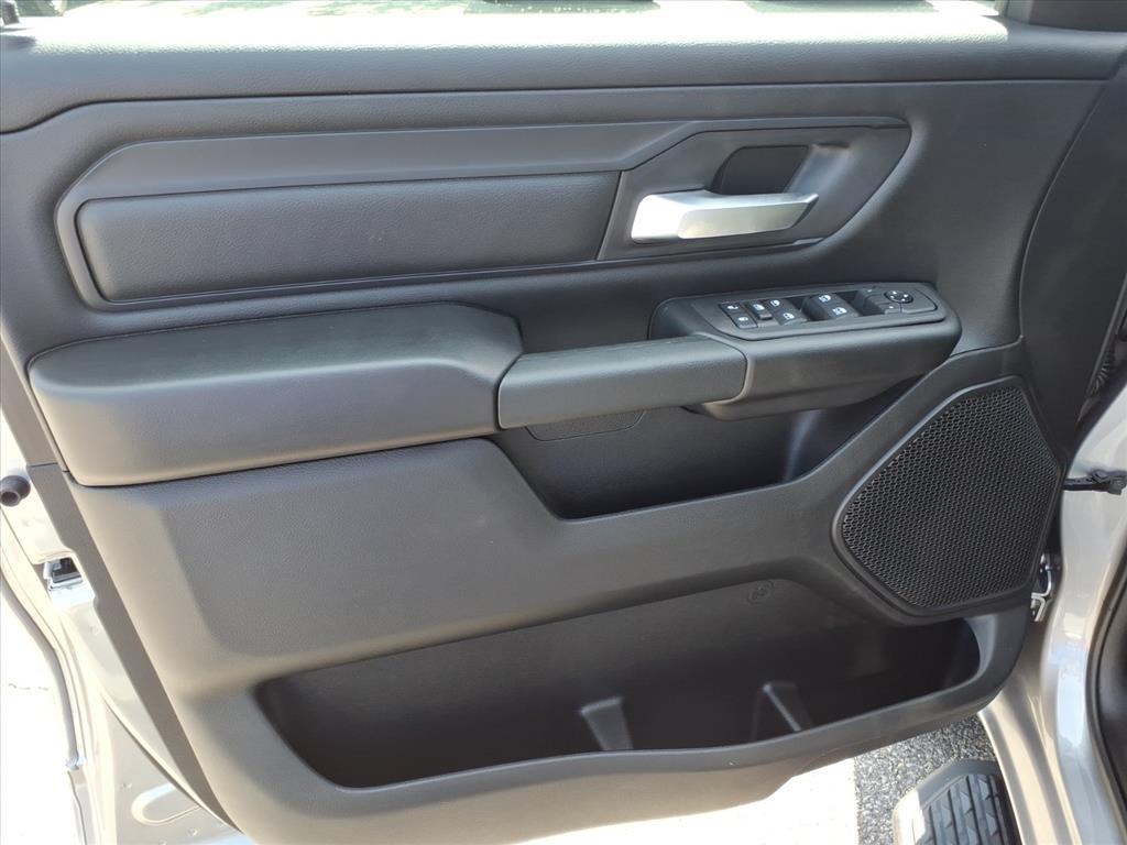2026 Ram 1500 Warlock Crew Cab 4x4 5'7" Box