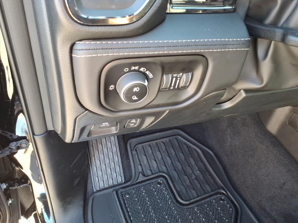 2026 Ram 1500 Limited Crew Cab 4x4 5'7" Box