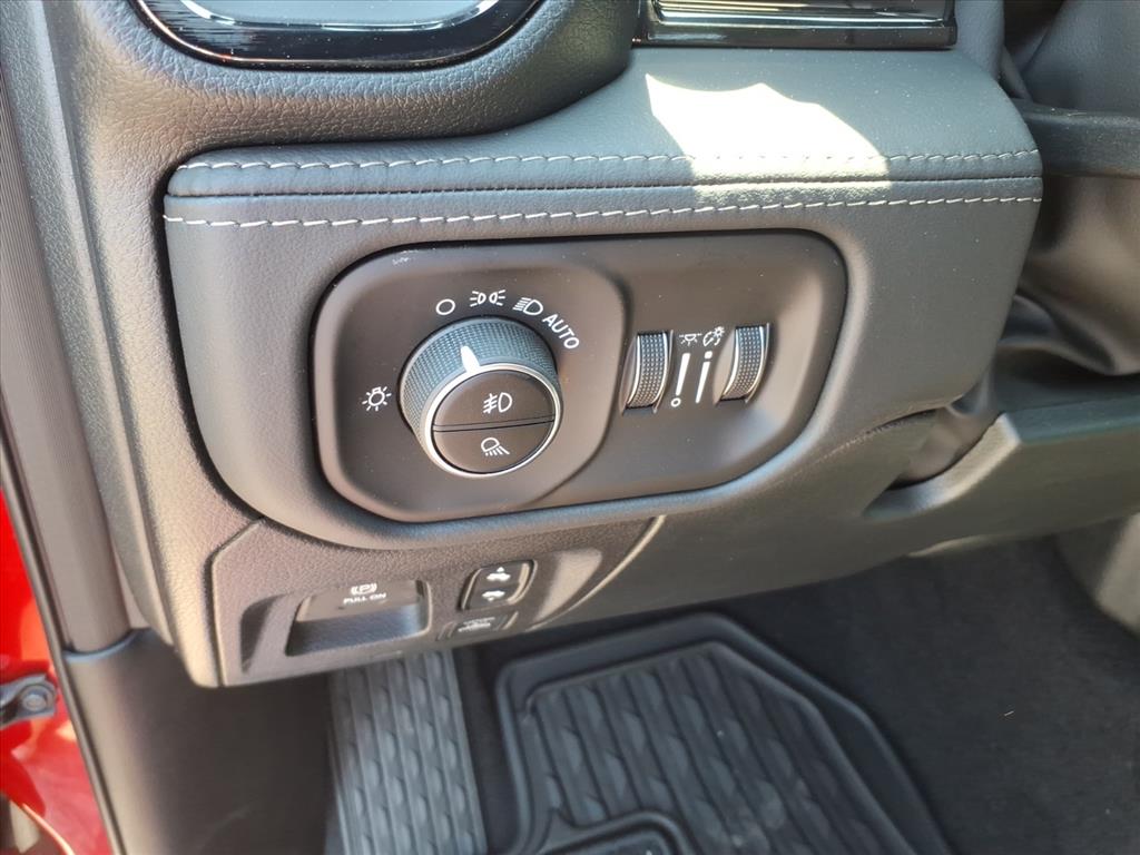 2026 Ram 1500 Limited Crew Cab 4x4 5'7" Box