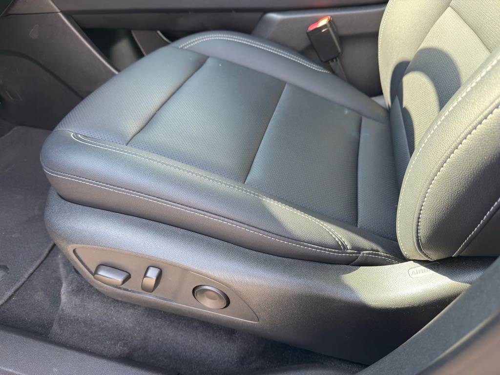 2025 Chevrolet Traverse AWD LT