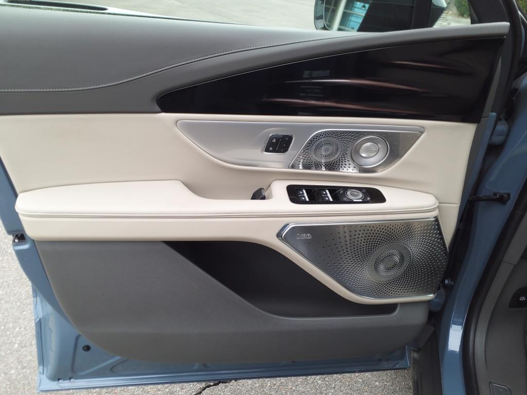 2025 Lincoln Nautilus Hybrid Reserve