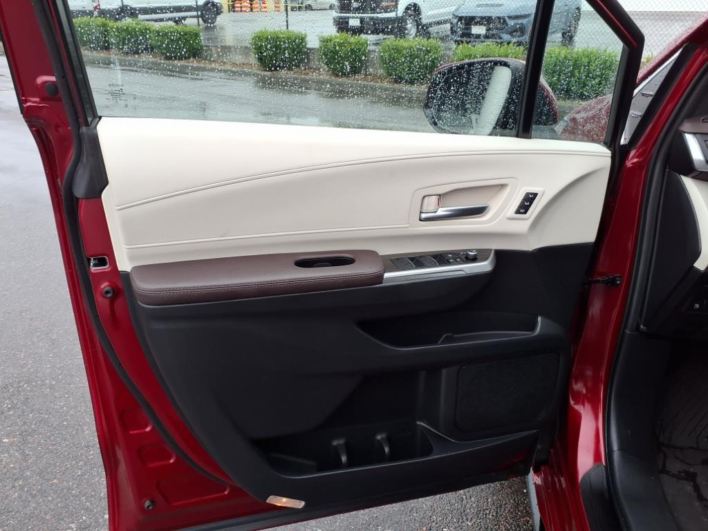 2024 Toyota Sienna Platinum 7-Passenger