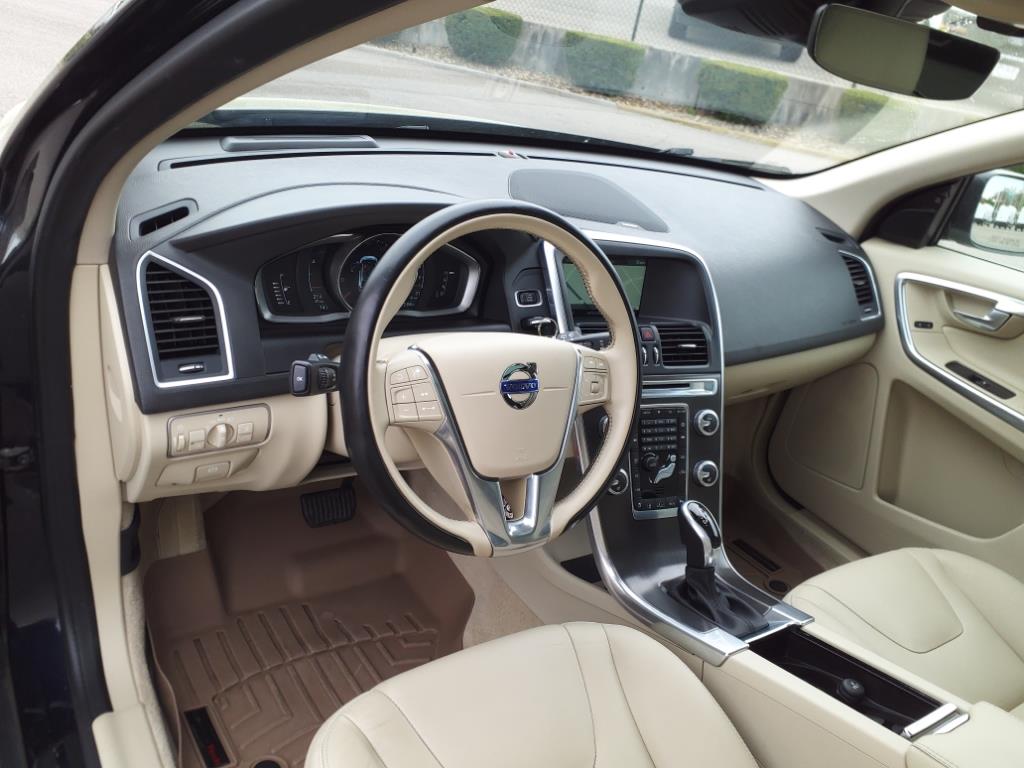 2016 Volvo XC60 T5 Platinum