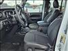 2023 Jeep Gladiator  - thumbnail 12