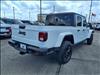 2023 Jeep Gladiator  - thumbnail 2