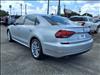 2018 Volkswagen Passat 2.0T SEL Premium - thumbnail 4