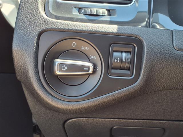 2019 Volkswagen e-Golf SE