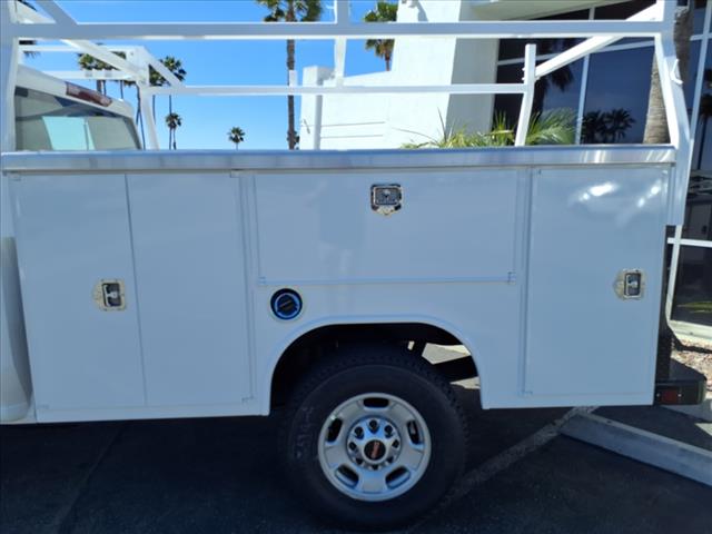 2025 GMC Sierra 2500HD Pro