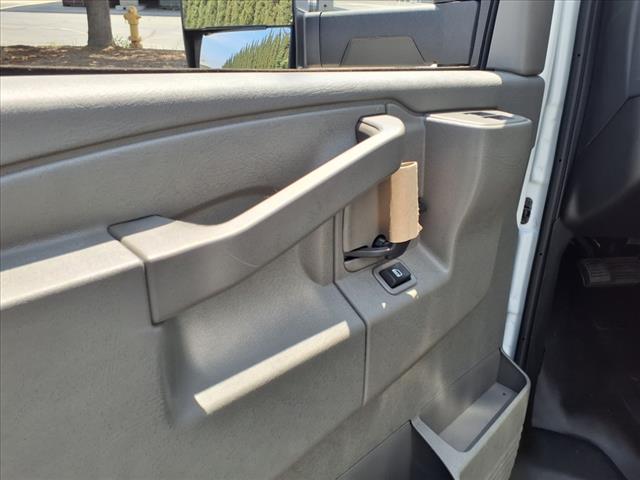 2025 Chevrolet Express 3500