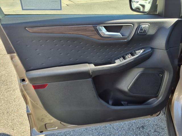 2020 Ford Escape Hybrid Titanium