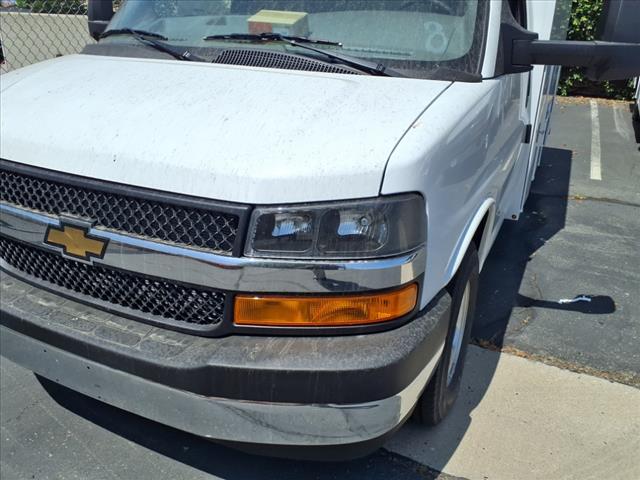 2025 Chevrolet Express 3500