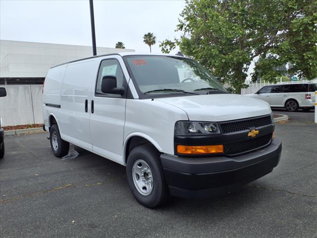 2025 Chevrolet Express 2500