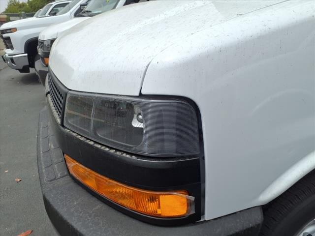 2025 Chevrolet Express 2500