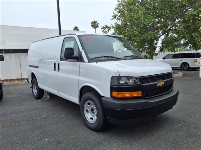2025 Chevrolet Express 2500