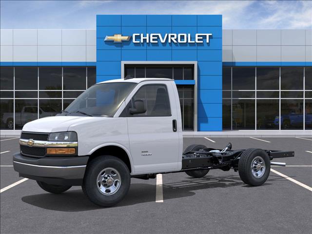 2025 Chevrolet Express 3500
