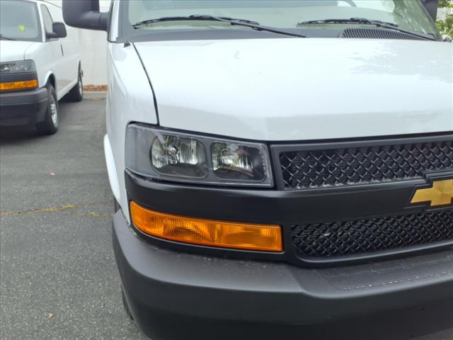 2025 Chevrolet Express 2500