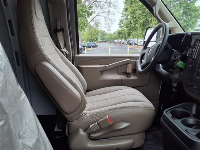 2025 Chevrolet Express 2500