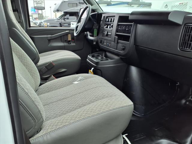 2025 GMC Savana 2500