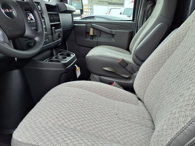 2025 GMC Savana 2500