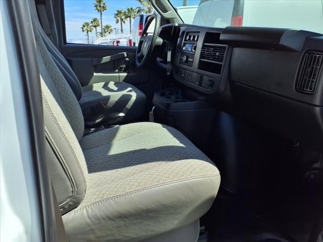 2025 GMC Savana 2500