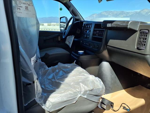 2025 GMC Savana 3500