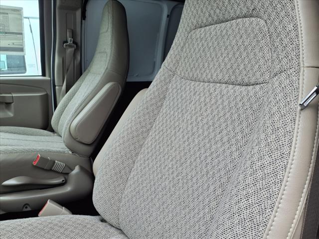 2025 Chevrolet Express 2500