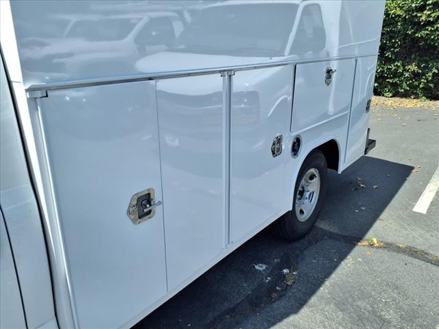 2025 Chevrolet Express 3500