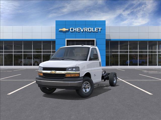 2025 Chevrolet Express 3500