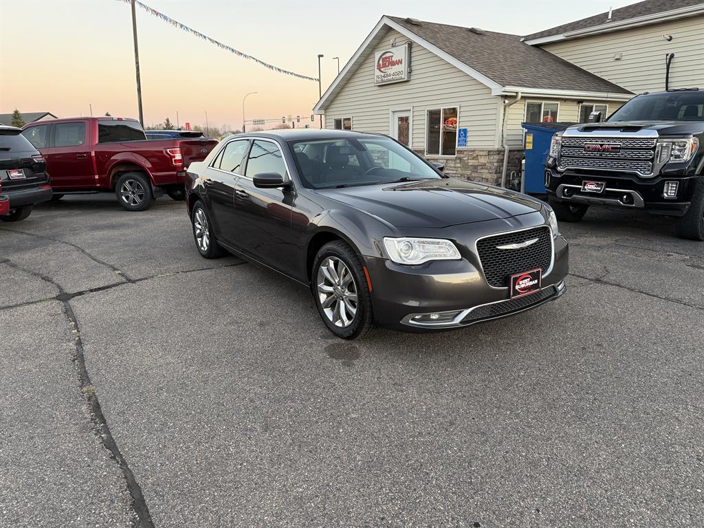 2020 Chrysler 300 Touring - main photo