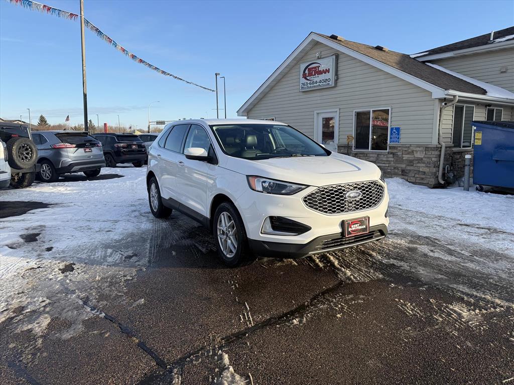 2024 Ford Edge SEL - main photo